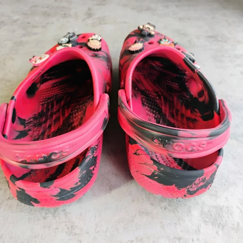 Crocs Classic Marbled Clogs Red Black Size 6 Manga Charms Kids